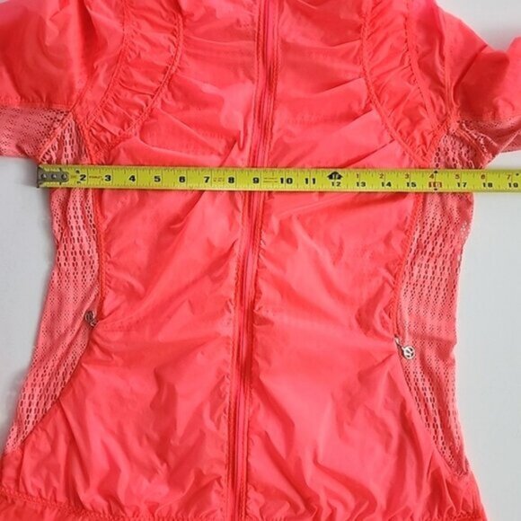 Lululemon Run Nothing To Hide Jacket Flash Coral Pink Mesh Panels Back Size 8 - Picture 12 of 13